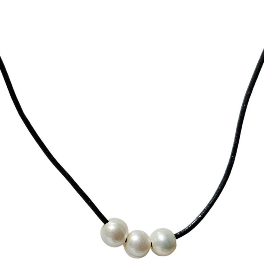 Elegant Three Faux Pearls Necklace Black Leather Cord Minimalist Classic Jewelry